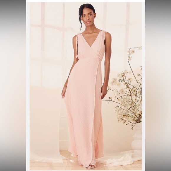 Lulus Dresses & Skirts - Lulus Pink Chiffon Maxi Dress V‑Neck maxi dress wedding guest